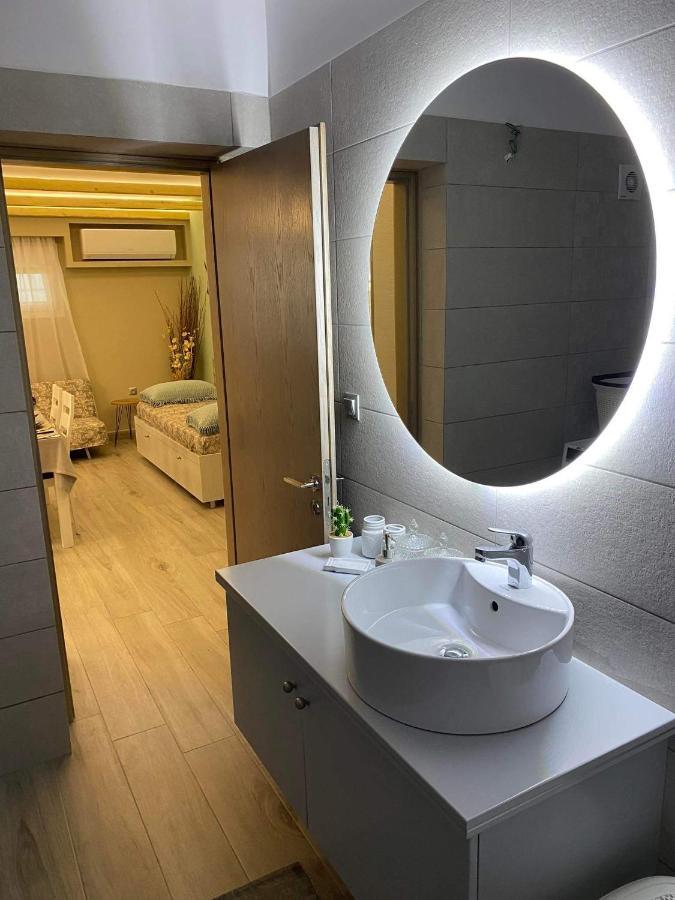 Holiday Center Карпатос Экстерьер фото